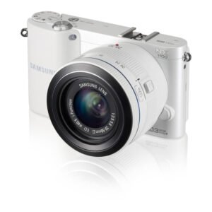 Mirrorless Digital Camera  20-50mm f/3.5-5.6 lens